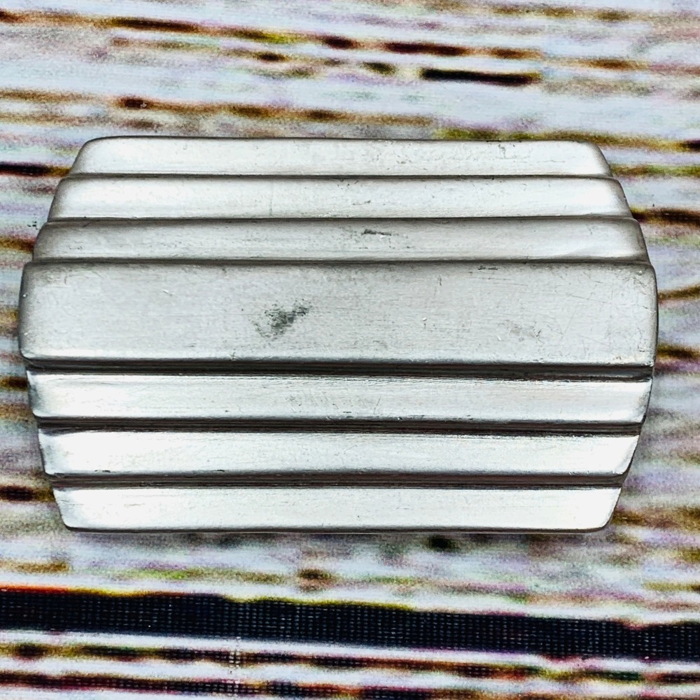 Robin Kahn Belt Buckle Silver Tone Striped Design‎ Vintage Accessory